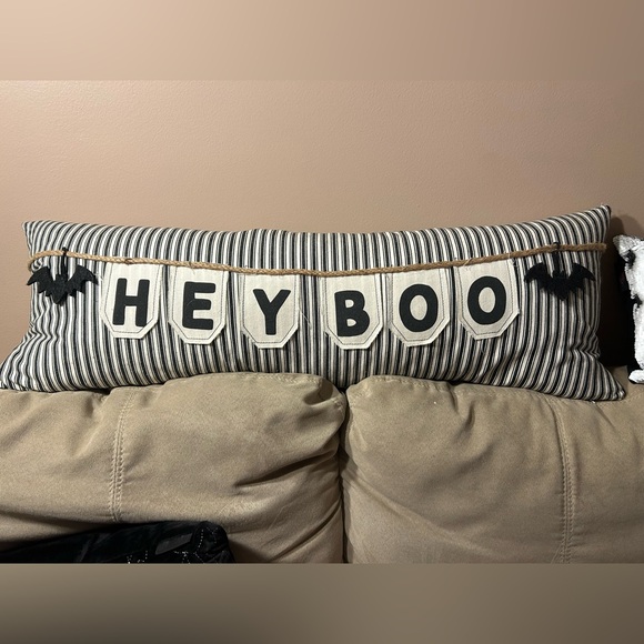 Long “Hey Boo” pillow - Picture 1 of 1